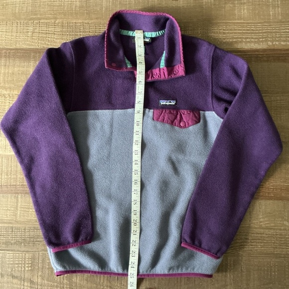 Patagonia Women's Lightweight Synchilla® Snap-T® Pullover
Style #25455 - Picture 4 of 6